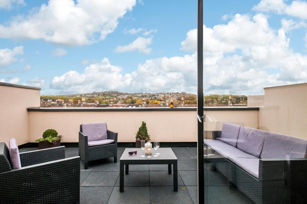 Solar Sanctuary- Skyline Balcony, City Centre, Three Floors, King Beds, Netflix And More! Bath Exterior photo